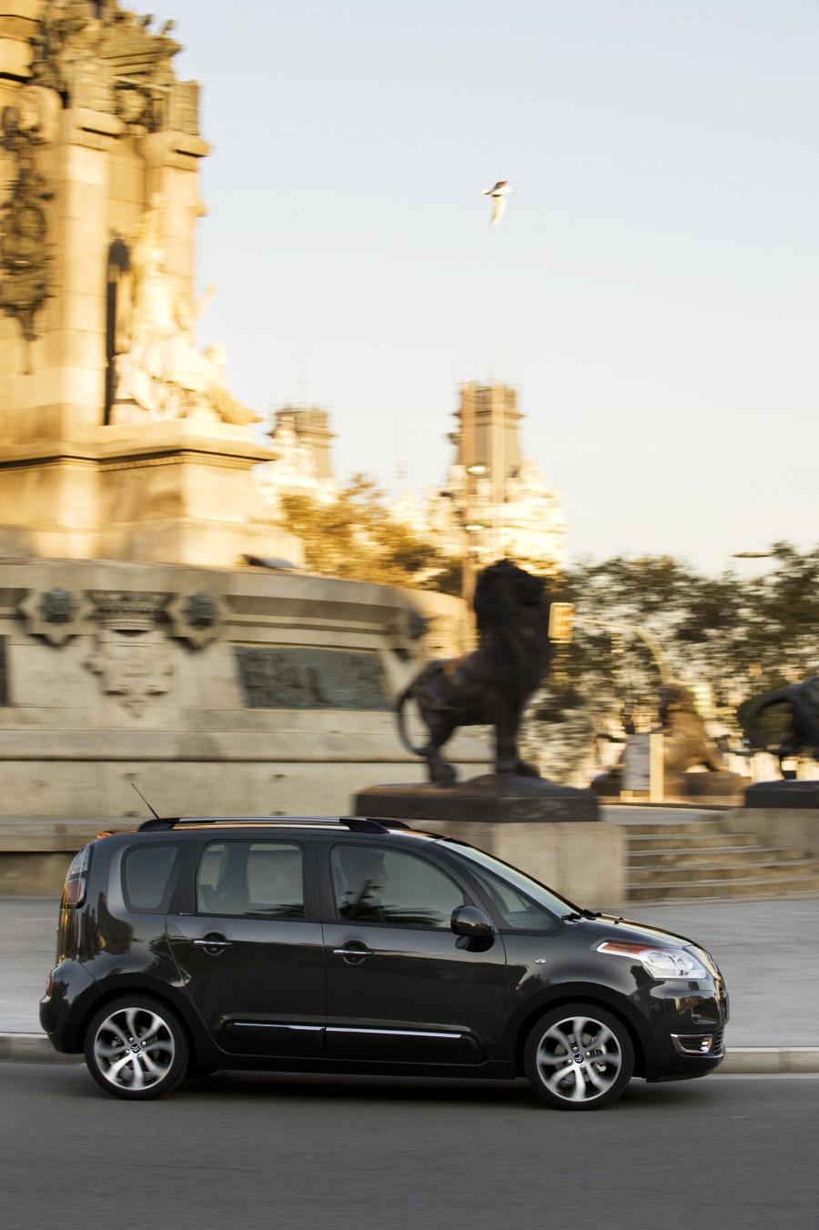  Citroen C3 Picasso 2009 года  (фото 176 из 242)